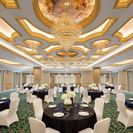 Vivanta Тривандрум Экстерьер фото The ballroom