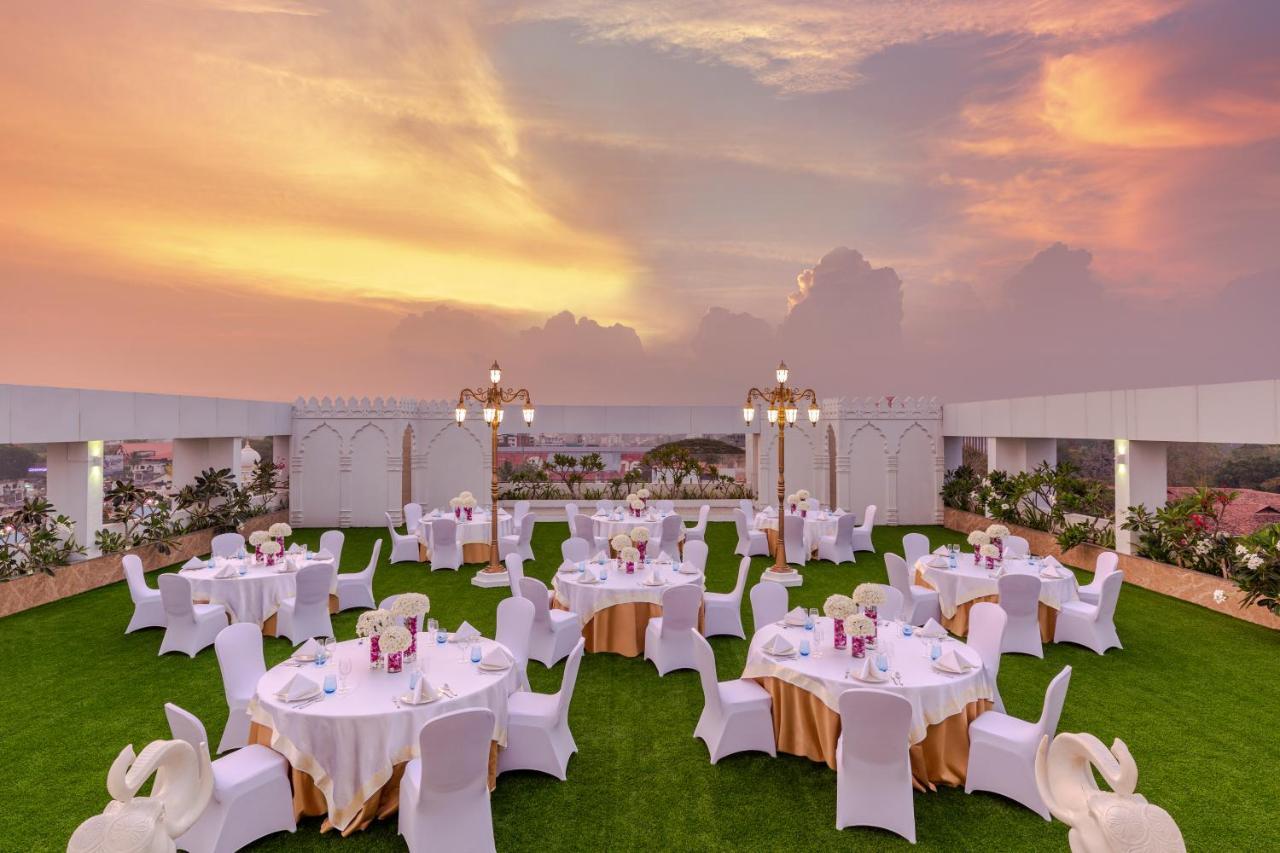Vivanta Тривандрум Экстерьер фото The Royal