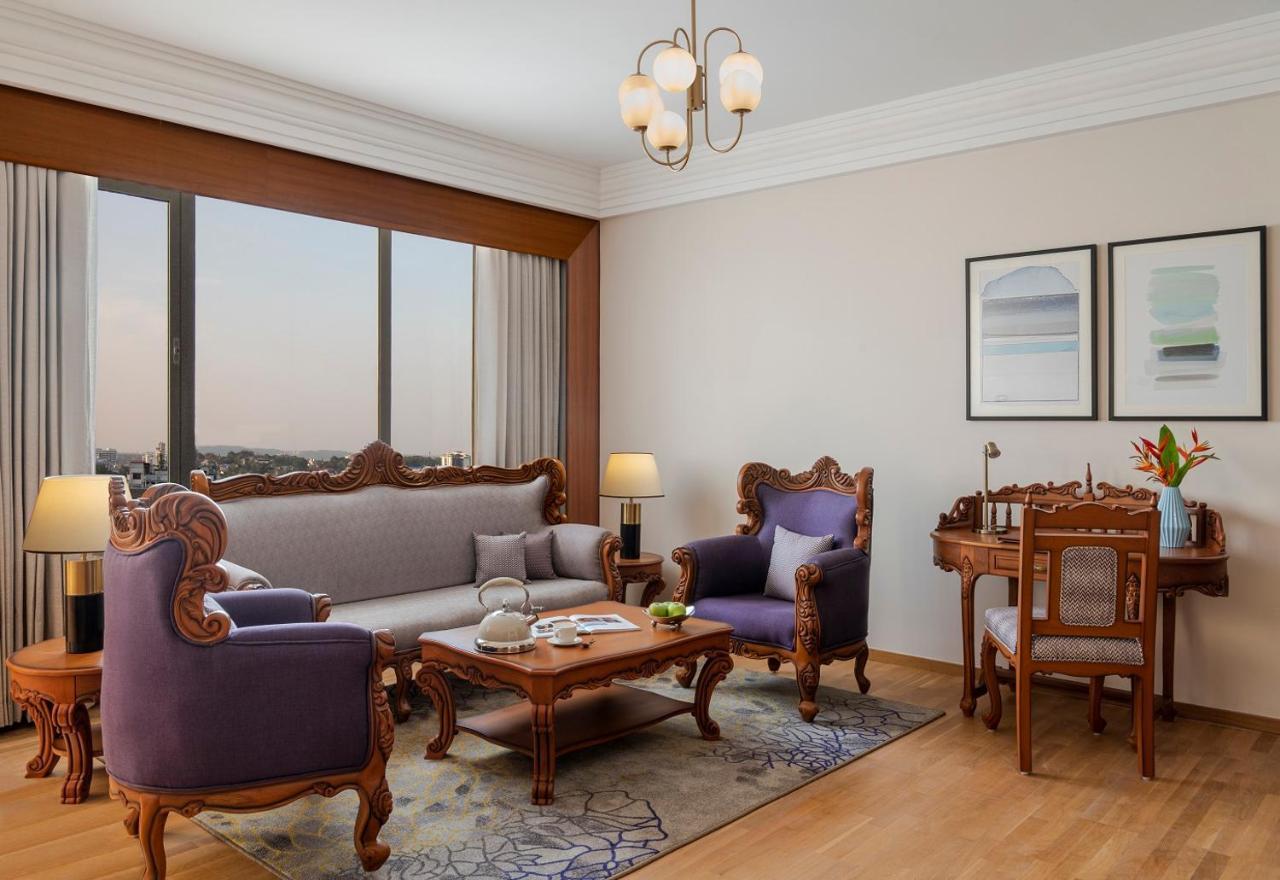 Vivanta Тривандрум Экстерьер фото Living room