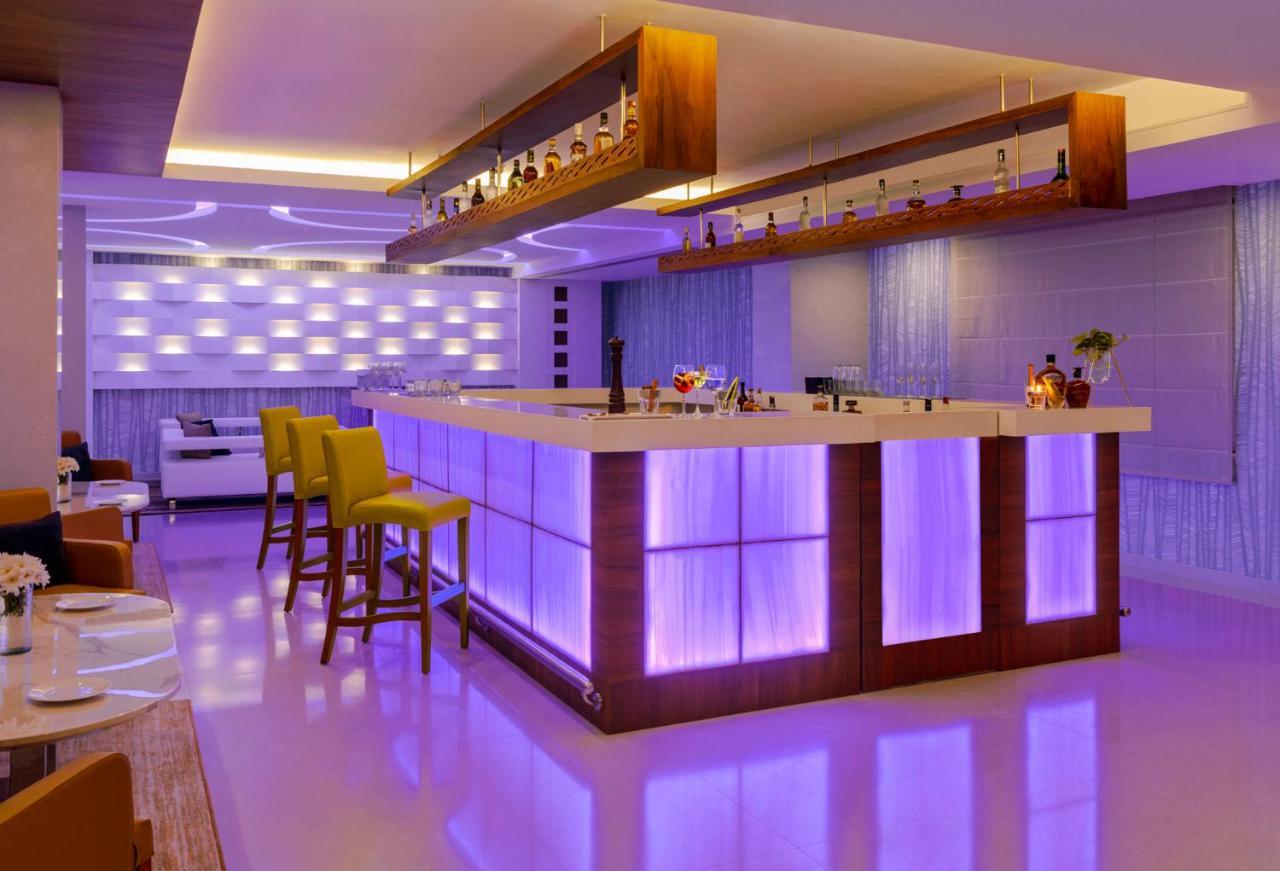 Vivanta Тривандрум Экстерьер фото The bar at the lounge